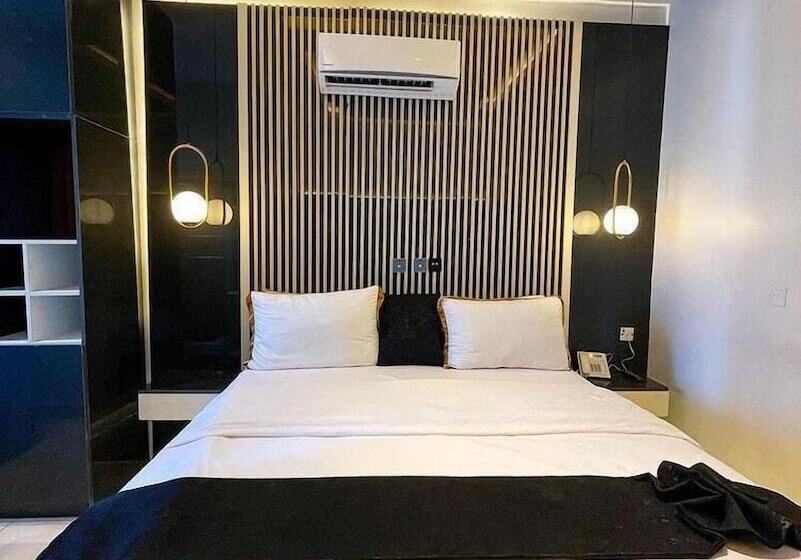 Mt Deluxe Hotel Asaba