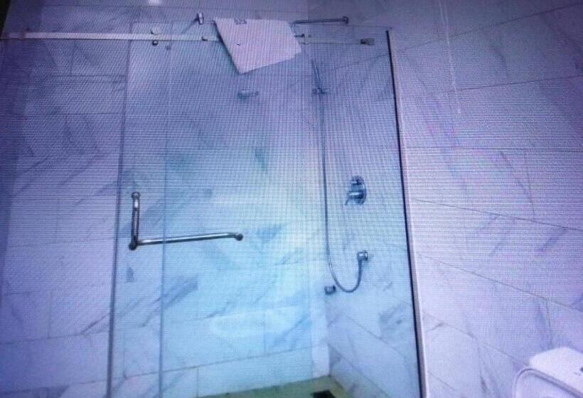 Mt Deluxe Hotel Asaba