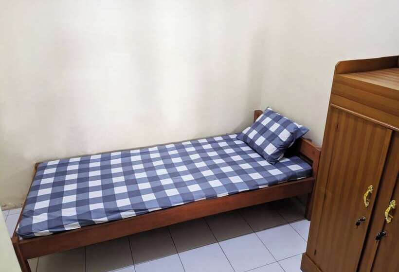 Пансион Kingkost Wonocatur