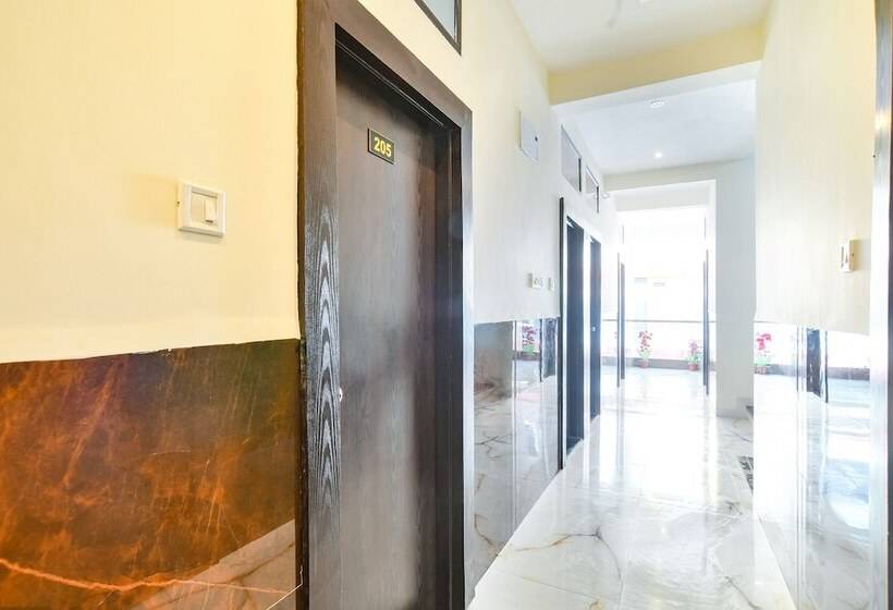 Отель Fabexpress Sp7