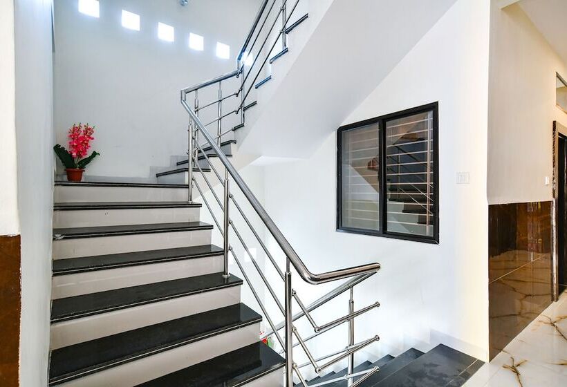 Отель Fabexpress Sp7