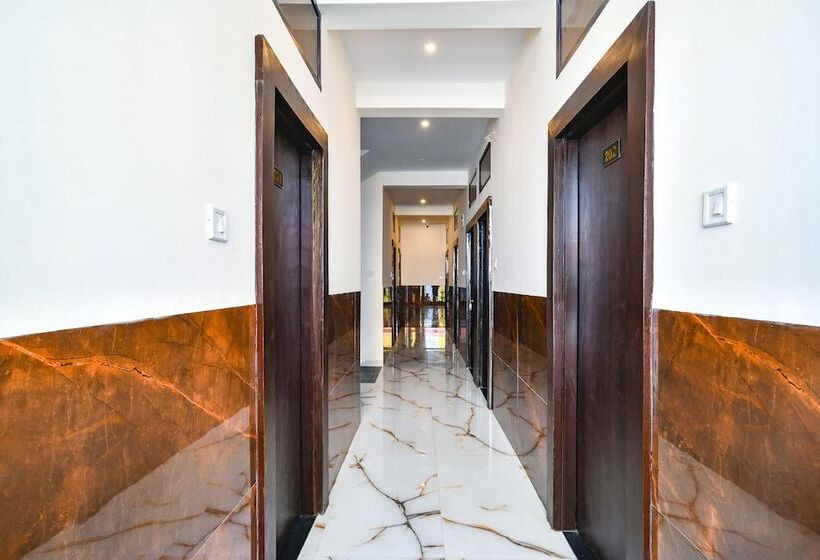 Отель Fabexpress Sp7