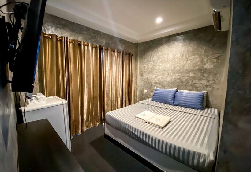 호텔 The Seathru Kohlarn