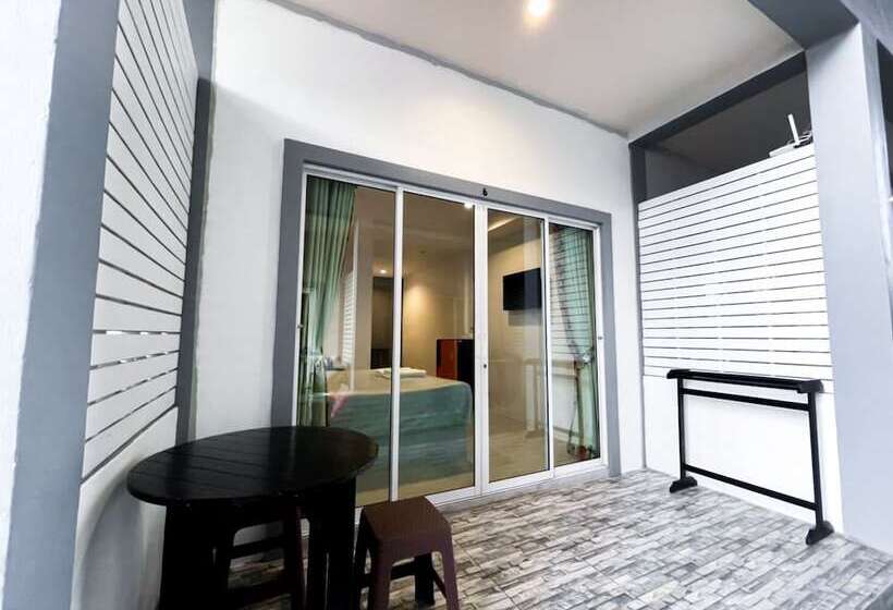 호텔 The Seathru Kohlarn