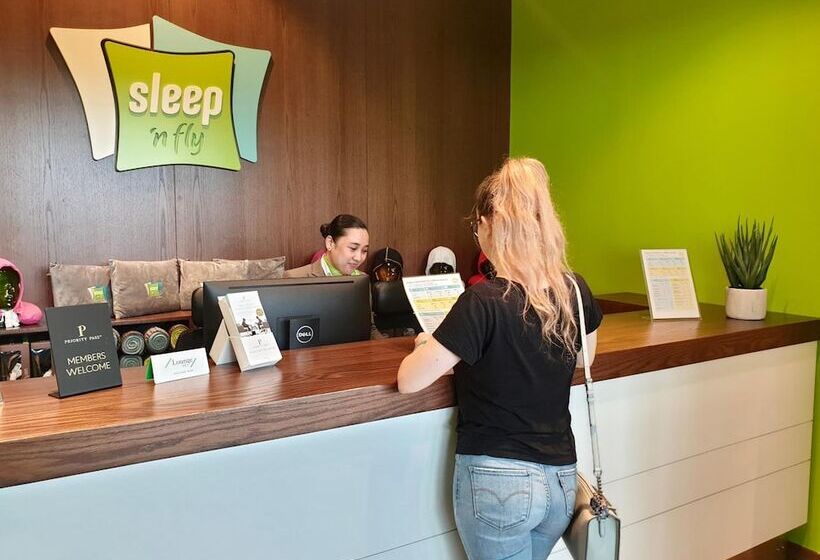 هتل کپسول Sleep N Fly Sleep Lounge, C Gates Terminal 3 - Transit Only