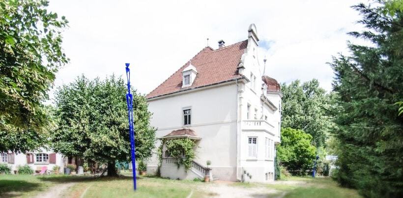 Общежитие Villa 12 Guesthouse