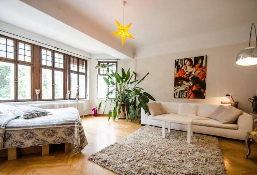 호스텔 Villa 12 Guesthouse