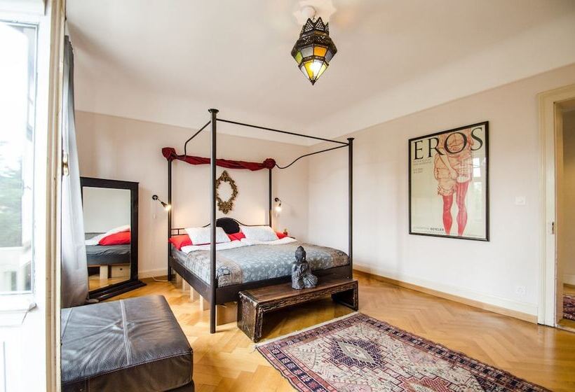 Общежитие Villa 12 Guesthouse