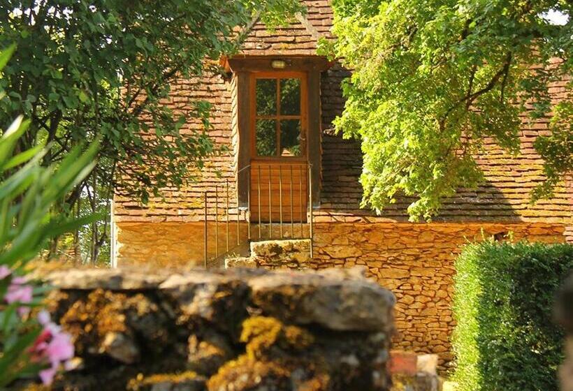 مبيت وإفطار Chambre D'hôtes La Rossillonie