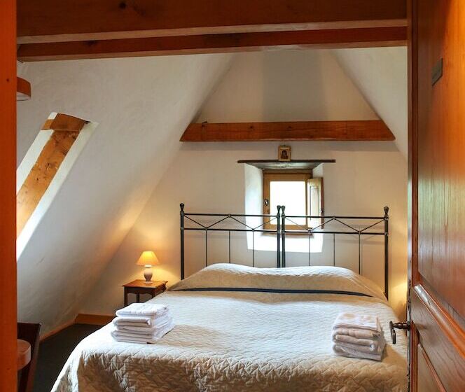 مبيت وإفطار Chambre D'hôtes La Rossillonie