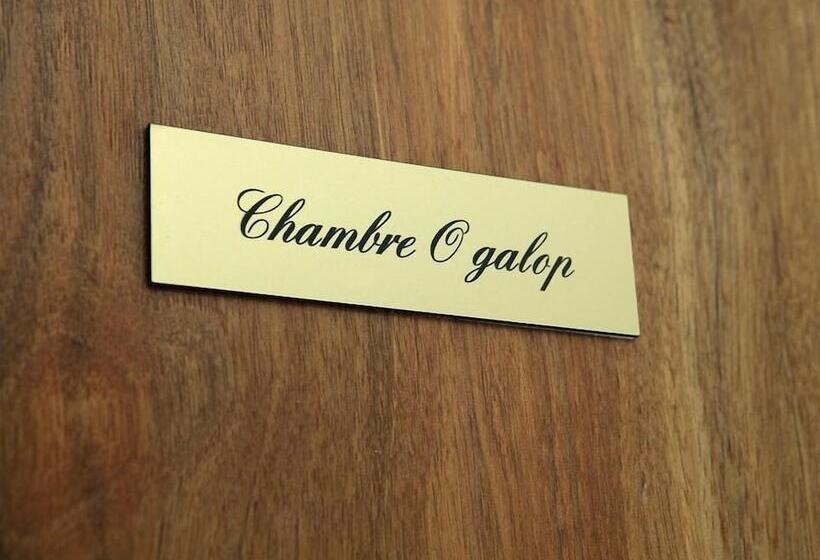 مبيت وإفطار Chambre D'hôtes La Rossillonie