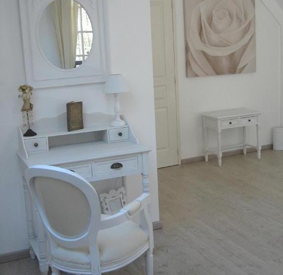 Bed and Breakfast Chambres D'hôtes Et Table D'hôtes L'intemporelle