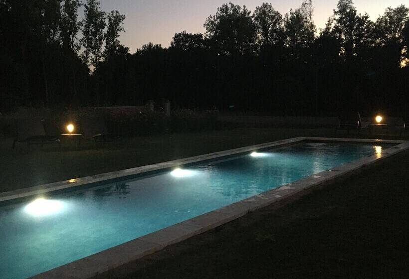 مبيت وإفطار Château De La Giraudière