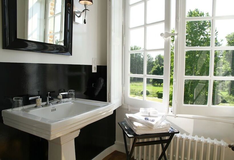 مبيت وإفطار Château De La Giraudière