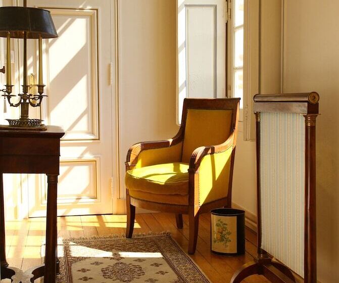 مبيت وإفطار Château De La Giraudière