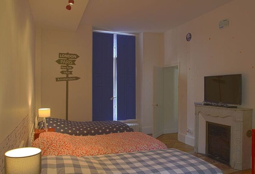 Bed and Breakfast Demeure Des Cordeliers Avec Parking Privé