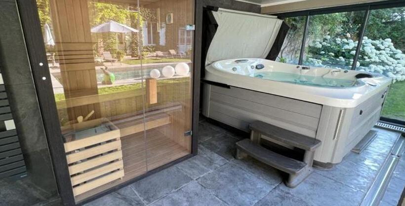 צימר Demeure Les Aiglons, Chambres D Hôtes & Spa