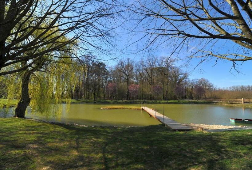 צימר Domaine De La Garde