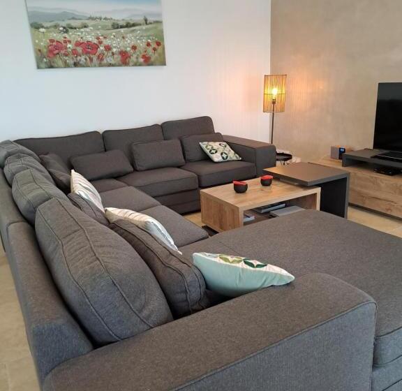 민박 Les Grenadiers De Saint Sat