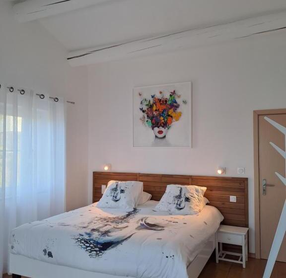 Bed and Breakfast Les Grenadiers De Saint Sat