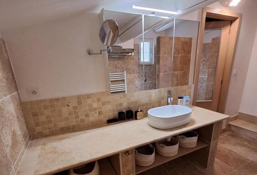 Bed and Breakfast Les Grenadiers De Saint Sat