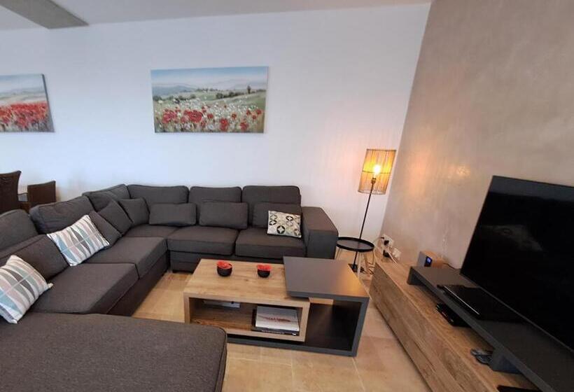 Bed and Breakfast Les Grenadiers De Saint Sat