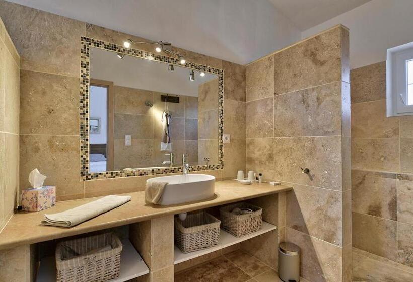 민박 Les Grenadiers De Saint Sat