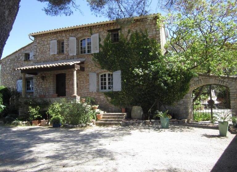 تختخواب و صبحانه Domaine L'helion