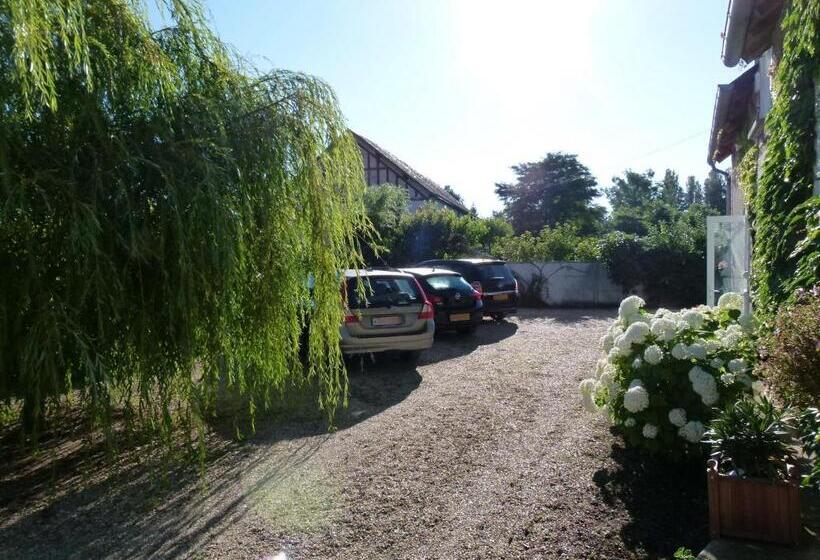 مبيت وإفطار Ferme De Marpalu