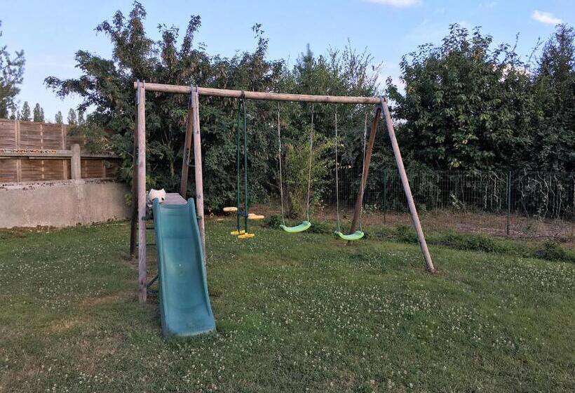 مبيت وإفطار Ferme De Marpalu