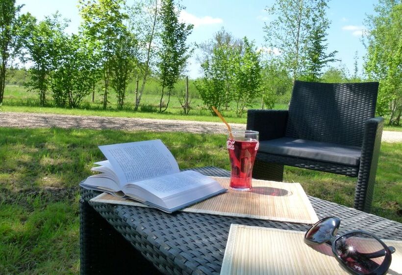 مبيت وإفطار Ferme De Marpalu