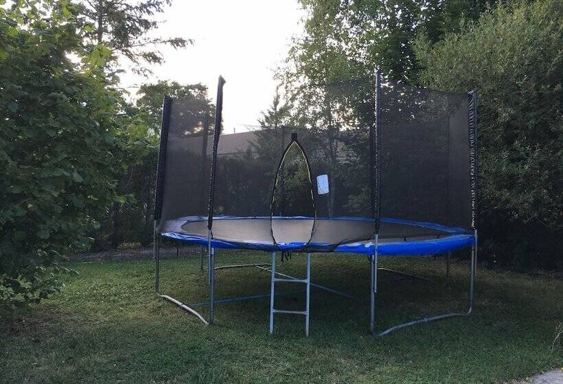 مبيت وإفطار Ferme De Marpalu