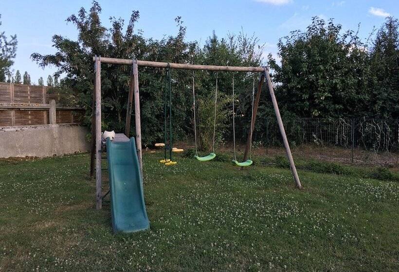 مبيت وإفطار Ferme De Marpalu