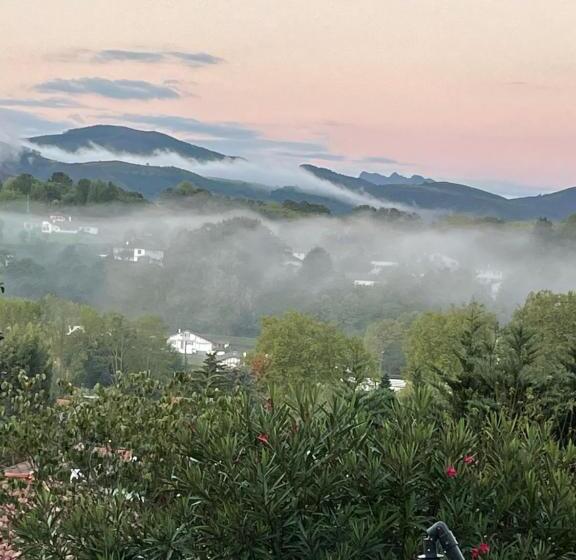 צימר Guest House Maison Iratzean