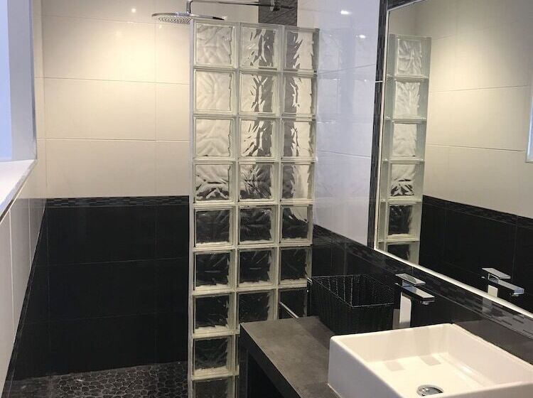 Bed and Breakfast L Albitru