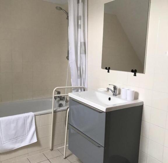 مبيت وإفطار La Balastière