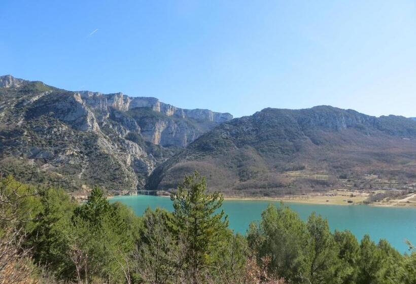 ベッドアンドブレックファースト La Clorinde