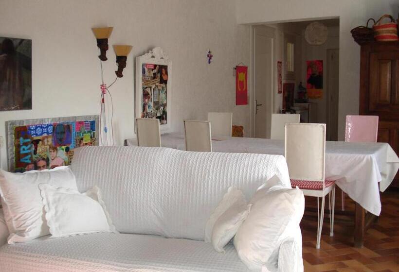 ベッドアンドブレックファースト La Clorinde