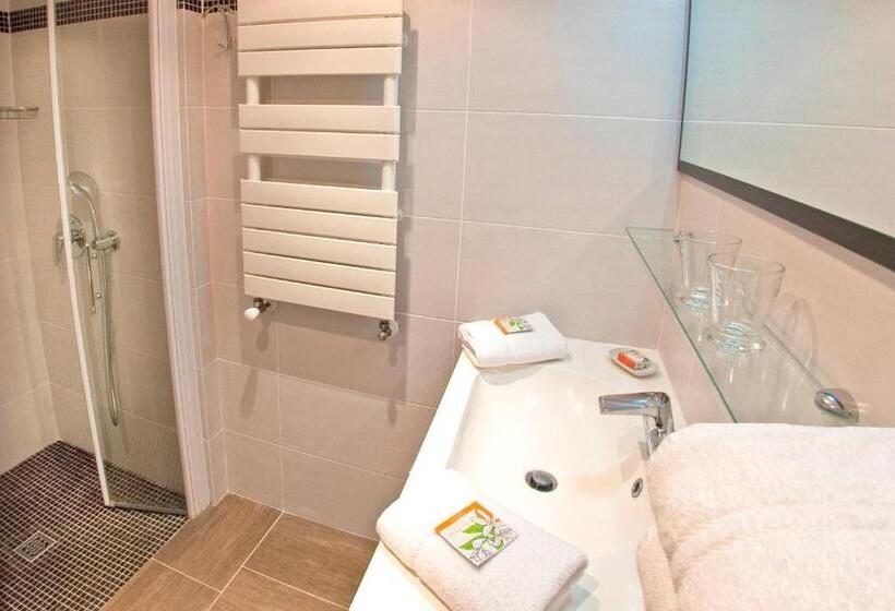 مبيت وإفطار La Colline De Vence