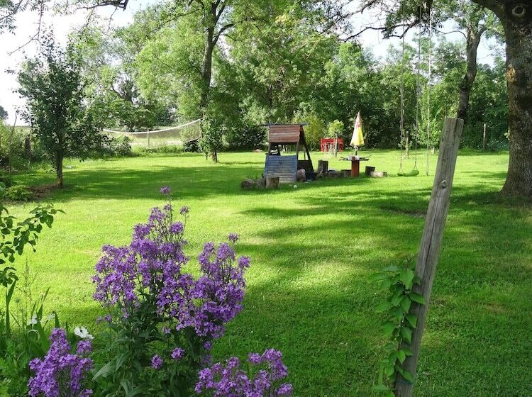 住宿加早餐  La Fontenelle Chambres D'hôtes