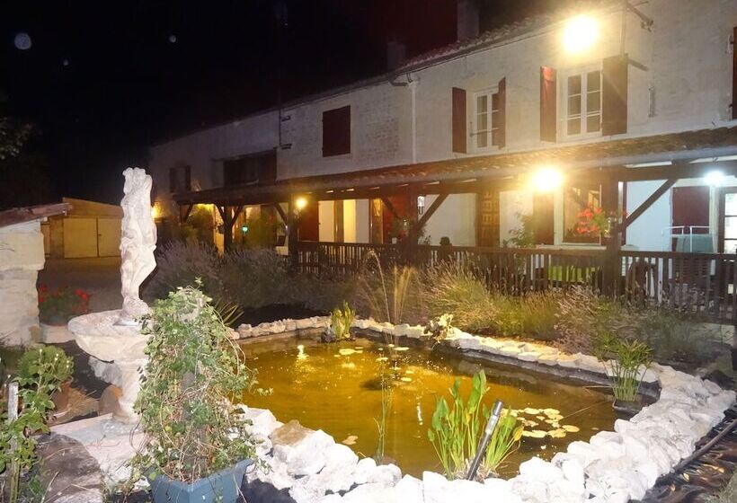 住宿加早餐  La Fontenelle Chambres D'hôtes