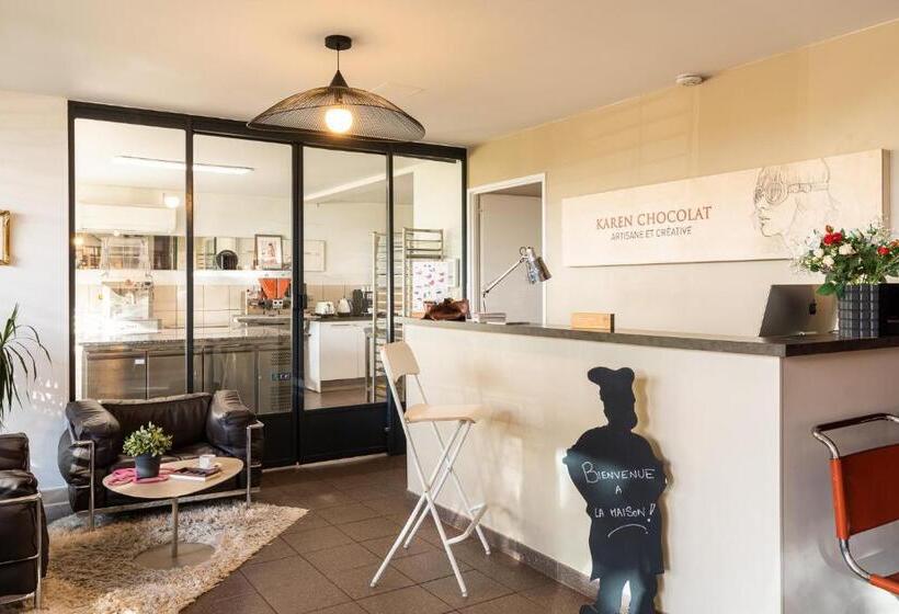 مبيت وإفطار La Maison De Karen Chocolat