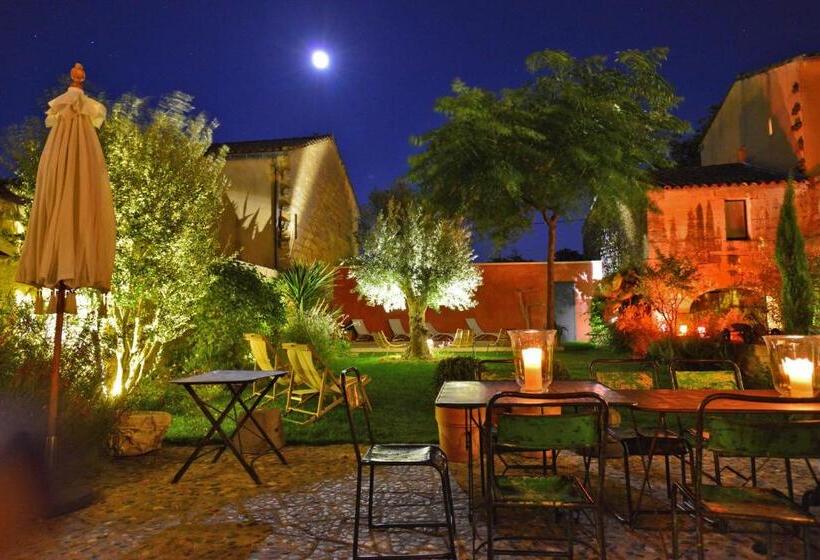 La Maison Rouge D Uzes B&b