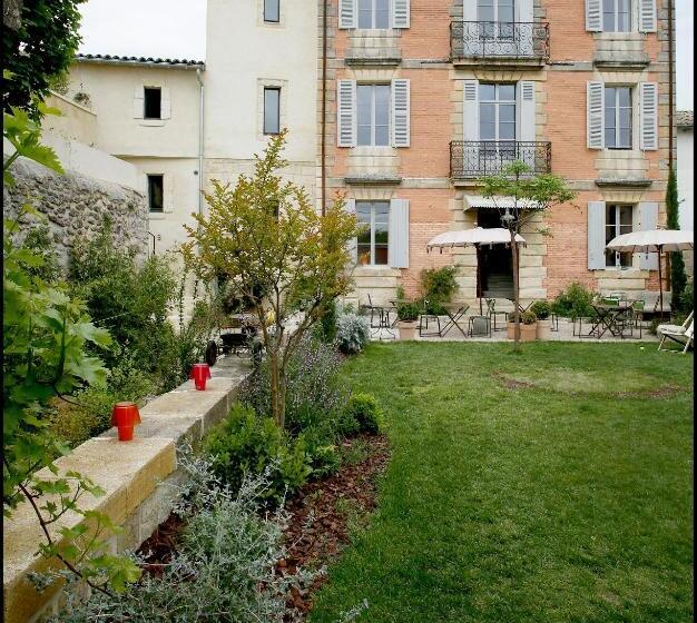La Maison Rouge D Uzes B&b