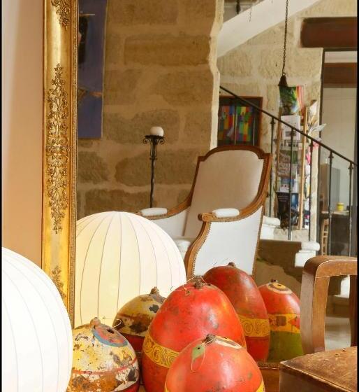 La Maison Rouge D Uzes B&b