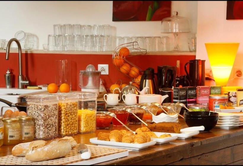 La Maison Rouge D Uzes B&b