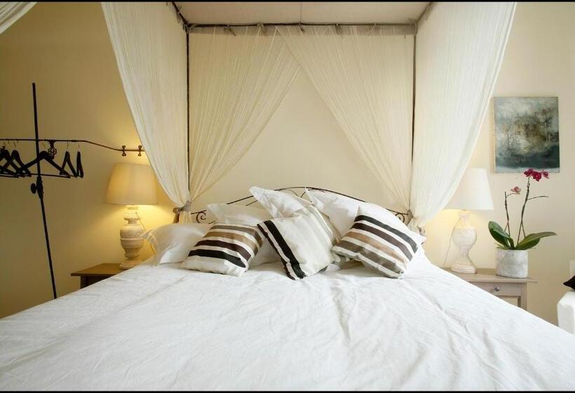 La Maison Rouge D Uzes B&b