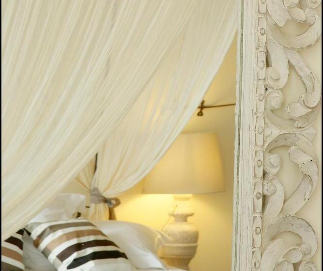 La Maison Rouge D Uzes B&b