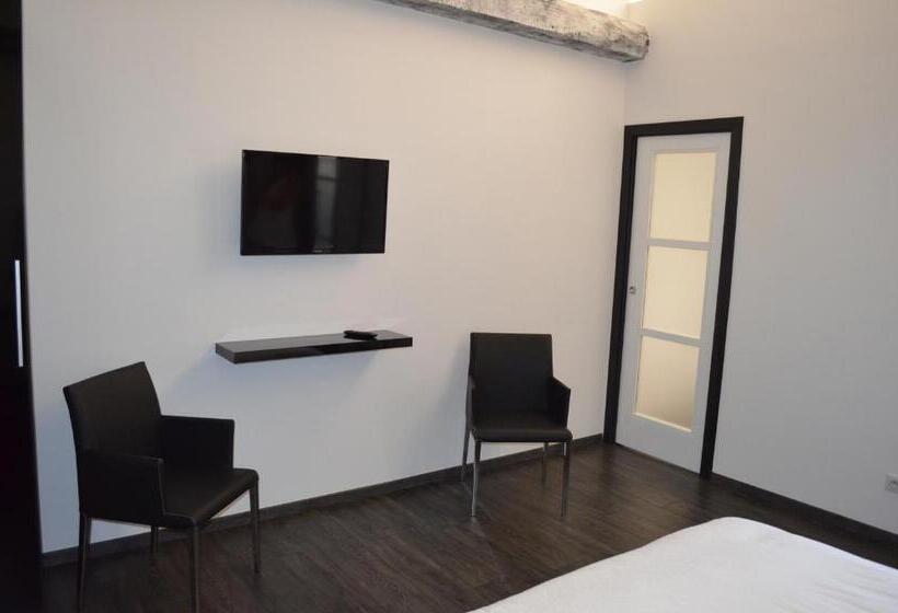 ベッドアンドブレックファースト La Petite Ecole