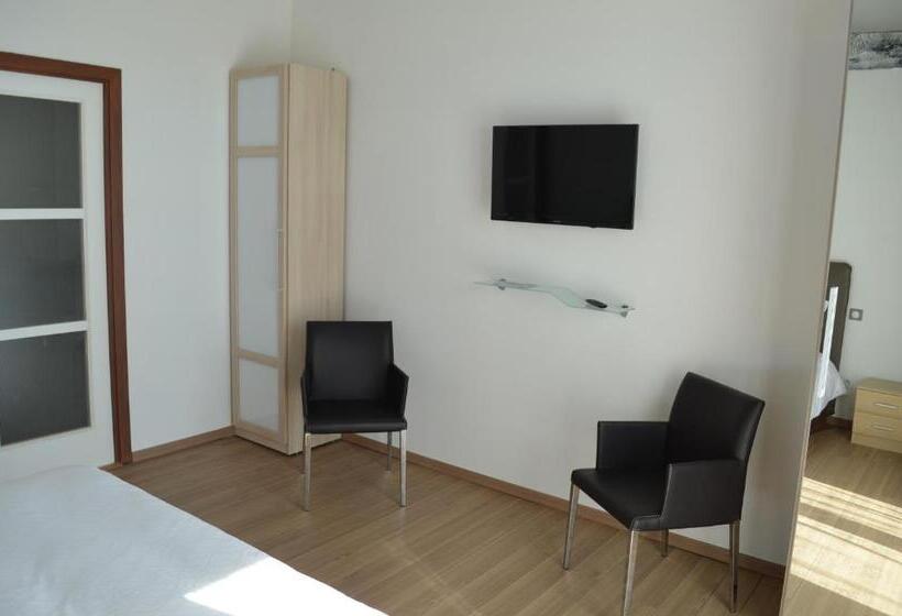 ベッドアンドブレックファースト La Petite Ecole